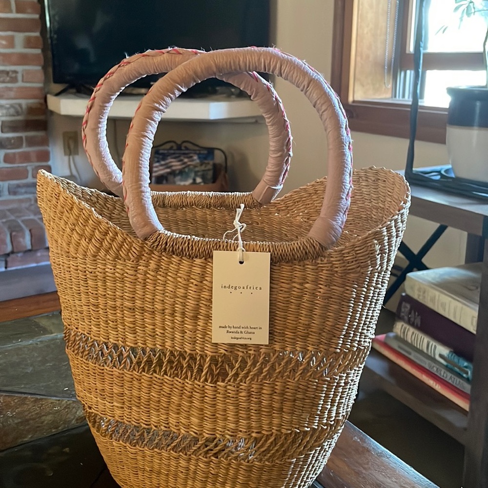 Indegoafrica handmade Basket Bag NWT -Tan color with Pink leather handles.